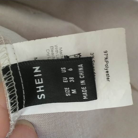 🍓2 for $10, oversized tan blazer with white cuffs, sz medium - Picture 4 of 5